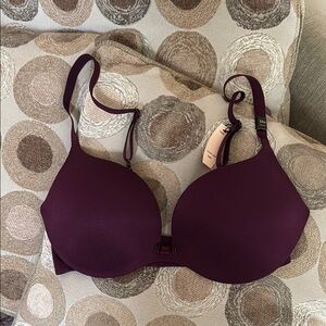 NWT VS Incredible Plunge Push Up Padded Bra Victoria Secret 34D Burgundy Plum